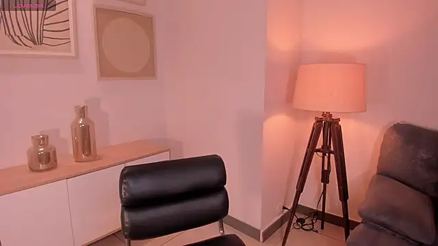 Snapshot of FernandaX1 chatting on 03-08-25, 03:39 FernandaX1 online show from 03-08-25, 03:39