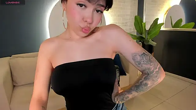 Snapshot of FernandaX1 chatting on 03-11-25, 06:52 FernandaX1 online show from 03-11-25, 06:52