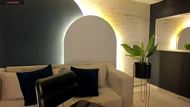 Snapshot of FernandaX1 chatting on 10-07-25, 11:18 FernandaX1 online show from 10-07-25, 11:18