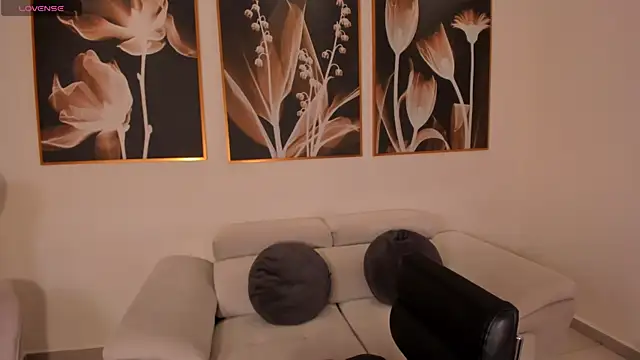 Snapshot of FernandaX1 chatting on 11-07-25, 10:59 FernandaX1 online show from 11-07-25, 10:59