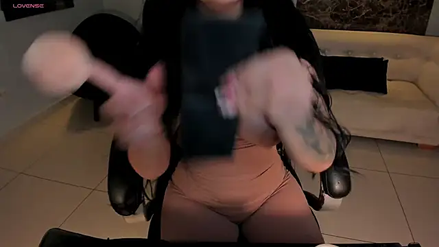 Snapshot of FernandaX1 chatting on 12-05-25, 10:24 FernandaX1 online show from 12-05-25, 10:24