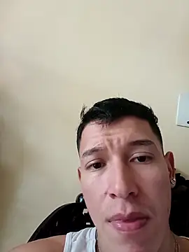 Snapshot of Rafaell_SantosHot chatting on 12-20-24, 05:18 Rafaell SantosHot online show from 12-20-24, 05:18