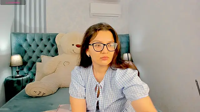 ZarifaBev online show from 10-18-25, 01:56