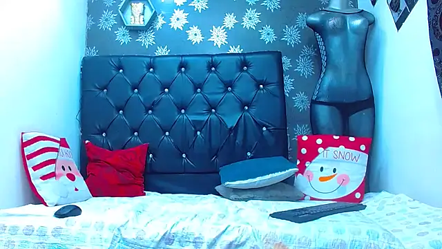 Snapshot of exotic_hot_couple chatting on 12-28-24, 02:54 exotic hot couple online show from 12-28-24, 02:54