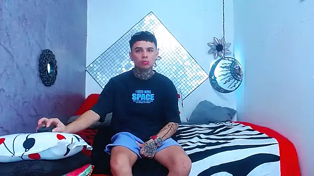 Snapshot of exotic_hot_couple chatting on 02-24-25, 09:09 exotic hot couple online show from 02-24-25, 09:09