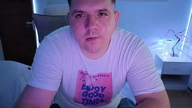 Snapshot of JasonJacks chatting on 07-19-26, 03:43 JasonJacks online show from 07-19-26, 03:43