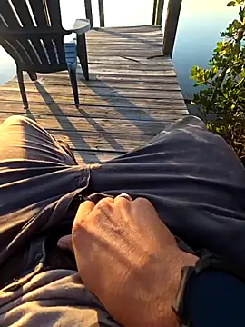 Snapshot of Bigsakzak chatting on 11-20-25, 09:58 Bigsakzak online show from 11-20-25, 09:58