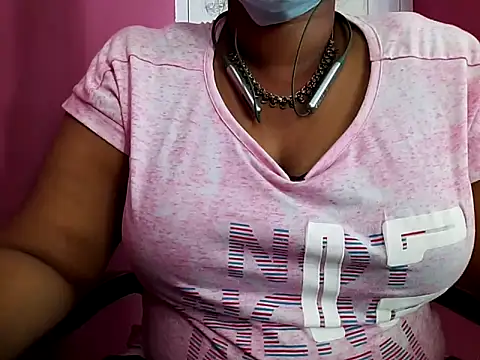 Snapshot of Tamilsathya2024 chatting on 02-14-25, 03:43 Tamilsathya2024 online show from 02-14-25, 03:43