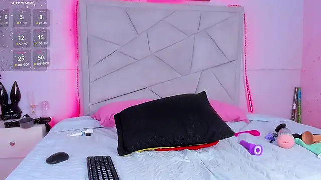 Snapshot of JACK_BLOSSOM_ chatting on 12-31-24, 01:36 JACK BLOSSOM online show from 12-31-24, 01:36