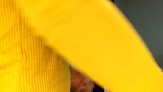 Snapshot of Paloma_Desire chatting on 12-24-24, 12:22 Paloma Desire online show from 12-24-24, 12:22