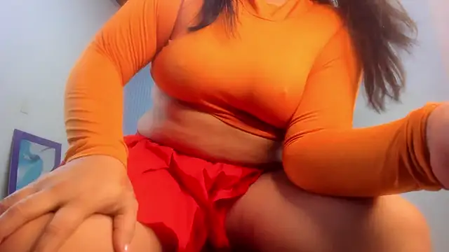 Danniela18  online show from 03-18-25, 03:42