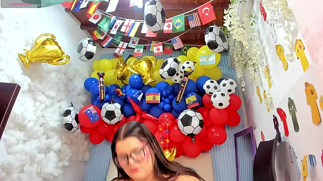 Danniela18  online show from 07-13-26, 11:46