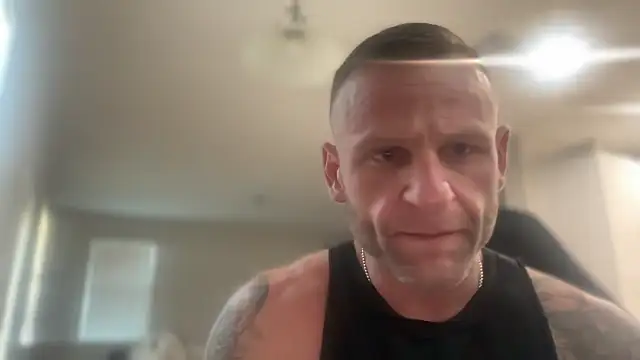 Snapshot of heavyhitta83 chatting on 12-15-24, 02:16 heavyhitta83 online show from 12-15-24, 02:16