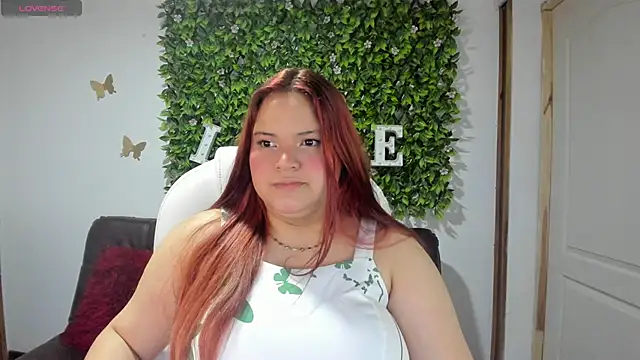 Snapshot of melanie_hh chatting on 02-21-25, 04:29 melanie hh online show from 02-21-25, 04:29