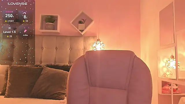 Snapshot of melanie_hh chatting on 09-14-25, 04:11 melanie hh online show from 09-14-25, 04:11