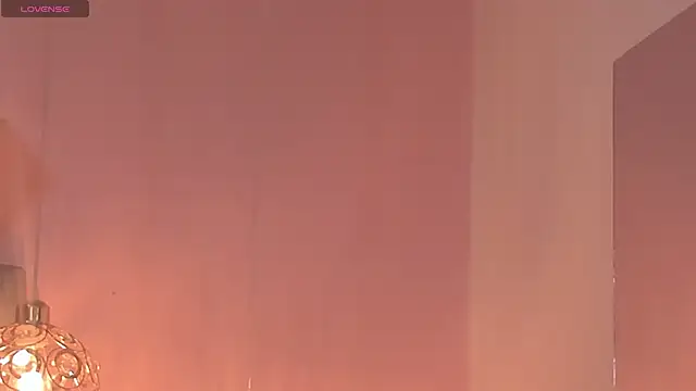 Snapshot of melanie_hh chatting on 10-21-25, 04:02 melanie hh online show from 10-21-25, 04:02