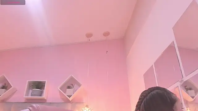 Snapshot of melanie_hh chatting on 11-24-25, 04:01 melanie hh online show from 11-24-25, 04:01