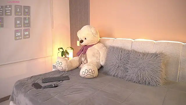 johanafox  online show from 03-19-26, 10:36