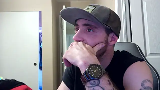 Huntzg23 online show from 03-25-26, 06:41