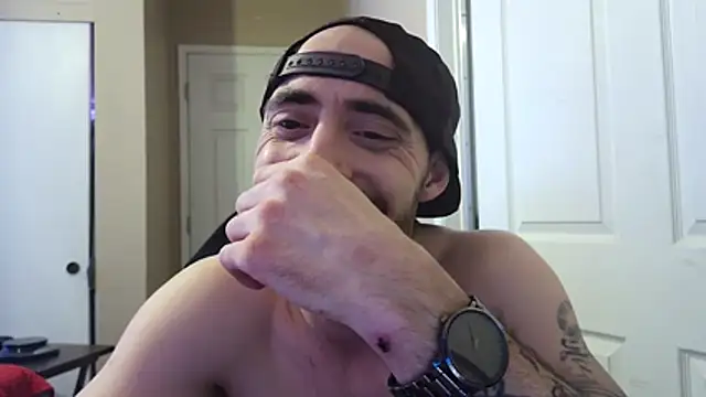 Huntzg23 online show from 04-12-26, 05:23