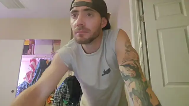 Snapshot of Huntzg23 chatting on 07-11-26, 04:59 Huntzg23 online show from 07-11-26, 04:59