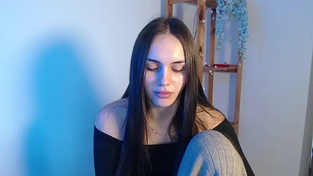 Snapshot of IrinaShayk18 chatting on 02-05-25, 12:49 IrinaShayk18 online show from 02-05-25, 12:49