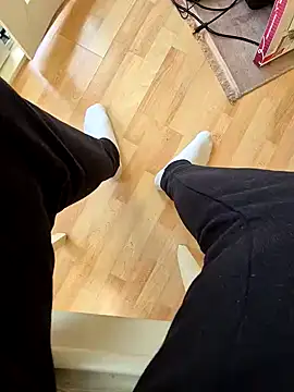 Snapshot of dirtynylonboy33 chatting on 12-17-24, 12:22 dirtynylonboy33 online show from 12-17-24, 12:22