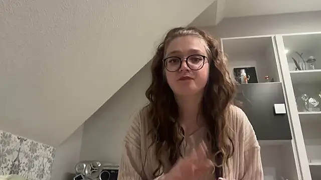 Snapshot of NikaCyberslut chatting on 12-29-24, 08:26 NikaCyberslut online show from 12-29-24, 08:26