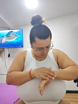 Miss balloonsmila online show from 09-21-25, 04:25