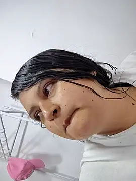 Miss balloonsmila online show from 10-19-25, 10:54