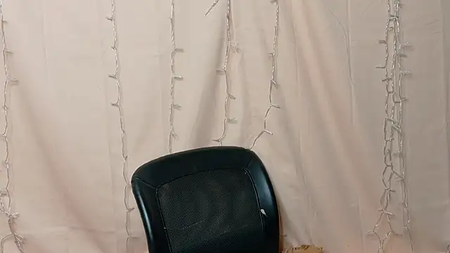 Snapshot of leenieb88 chatting on 02-09-25, 01:11 leenieb88 online show from 02-09-25, 01:11