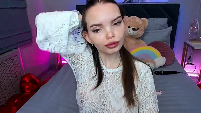 Curvy Dynamite  online show from 03-17-26, 01:10