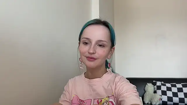 bumble bee online show from 12-19-24, 06:56