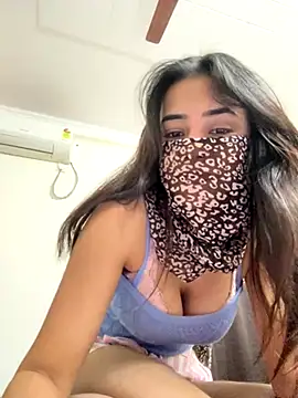 Snapshot of Kirti_Mittal chatting on 11-17-25, 11:27 Kirti Mittal online show from 11-17-25, 11:27