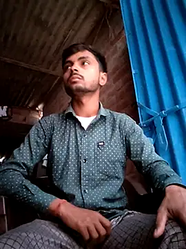Snapshot of Suraj223kumar chatting on 03-08-26, 01:14 Suraj223kumar online show from 03-08-26, 01:14