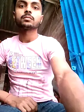 Snapshot of Suraj223kumar chatting on 03-12-26, 02:29 Suraj223kumar online show from 03-12-26, 02:29