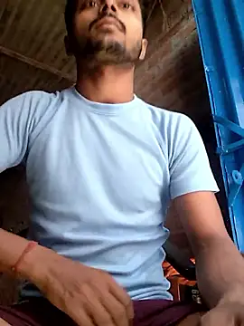 Snapshot of Suraj223kumar chatting on 03-14-26, 03:45 Suraj223kumar online show from 03-14-26, 03:45