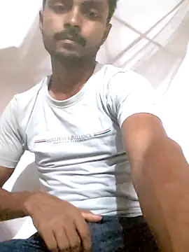 Snapshot of Suraj223kumar chatting on 05-19-26, 10:32 Suraj223kumar online show from 05-19-26, 10:32