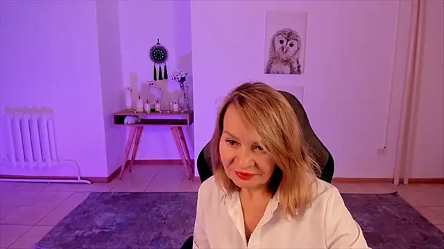 Snapshot of RosalindaFortuna chatting on 01-15-25, 02:13 RosalindaFortuna online show from 01-15-25, 02:13