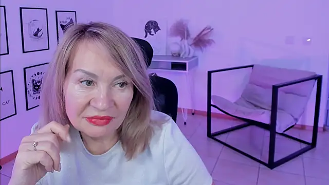 Snapshot of RosalindaFortuna chatting on 01-21-25, 01:54 RosalindaFortuna online show from 01-21-25, 01:54