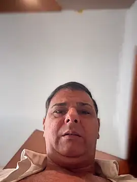 SecretlyDD online show from 11-06-25, 08:48