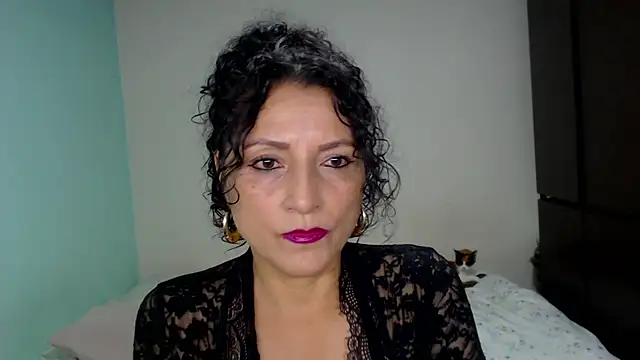 Snapshot of arianna_ros3 chatting on 12-17-25, 01:44 arianna ros3 online show from 12-17-25, 01:44