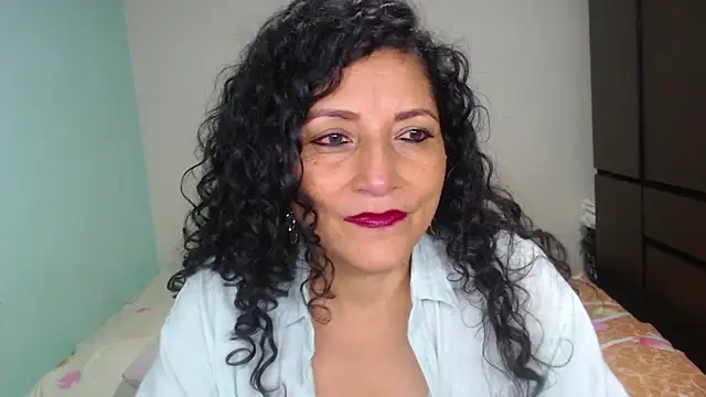 Snapshot of arianna_ros3 chatting on 01-07-26, 02:25 arianna ros3 online show from 01-07-26, 02:25