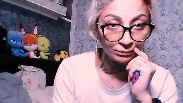 Snapshot of Lucky_Deniz chatting on 11-21-25, 09:57 Lucky Deniz online show from 11-21-25, 09:57