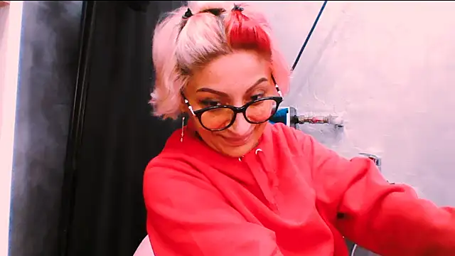 Snapshot of Lucky_Deniz chatting on 11-25-25, 08:25 Lucky Deniz online show from 11-25-25, 08:25