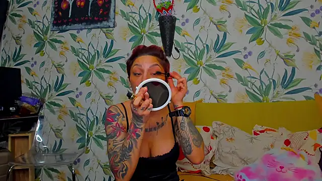 Snapshot of Lucky_Deniz chatting on 02-04-26, 12:33 Lucky Deniz online show from 02-04-26, 12:33