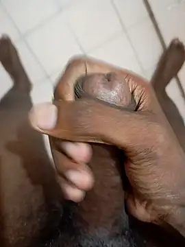 Snapshot of tharu111111 chatting on 03-12-25, 07:28 tharu111111 online show from 03-12-25, 07:28