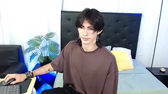 andreey50 online show from 11-18-25, 02:10