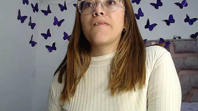 Snapshot of Anny_Fox- chatting on 11-15-25, 05:16 Anny Fox- online show from 11-15-25, 05:16