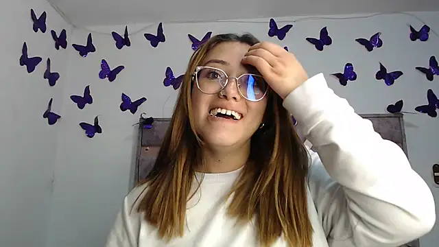 Snapshot of Anny_Fox- chatting on 11-29-25, 03:42 Anny Fox- online show from 11-29-25, 03:42